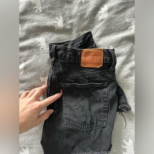 Black Levi’s Shorts